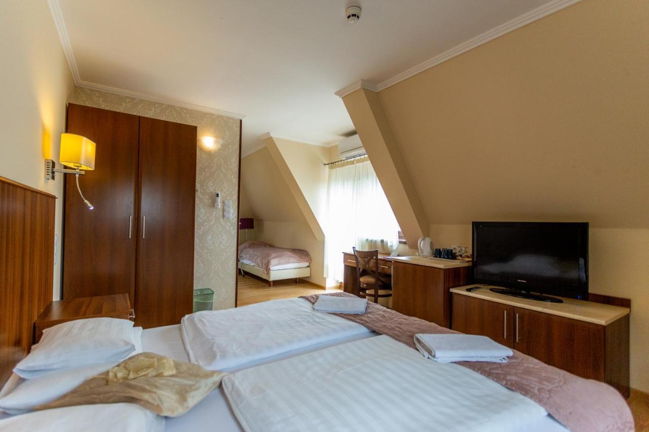 Bed and Breakfast Petreny Borpanzio Egerszalók Exterior foto