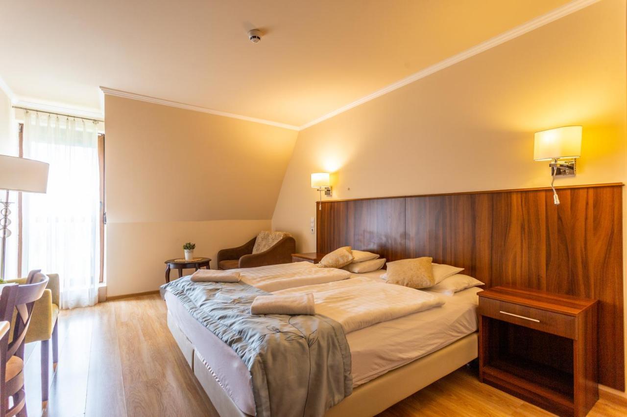 Bed and Breakfast Petreny Borpanzio Egerszalók Exterior foto